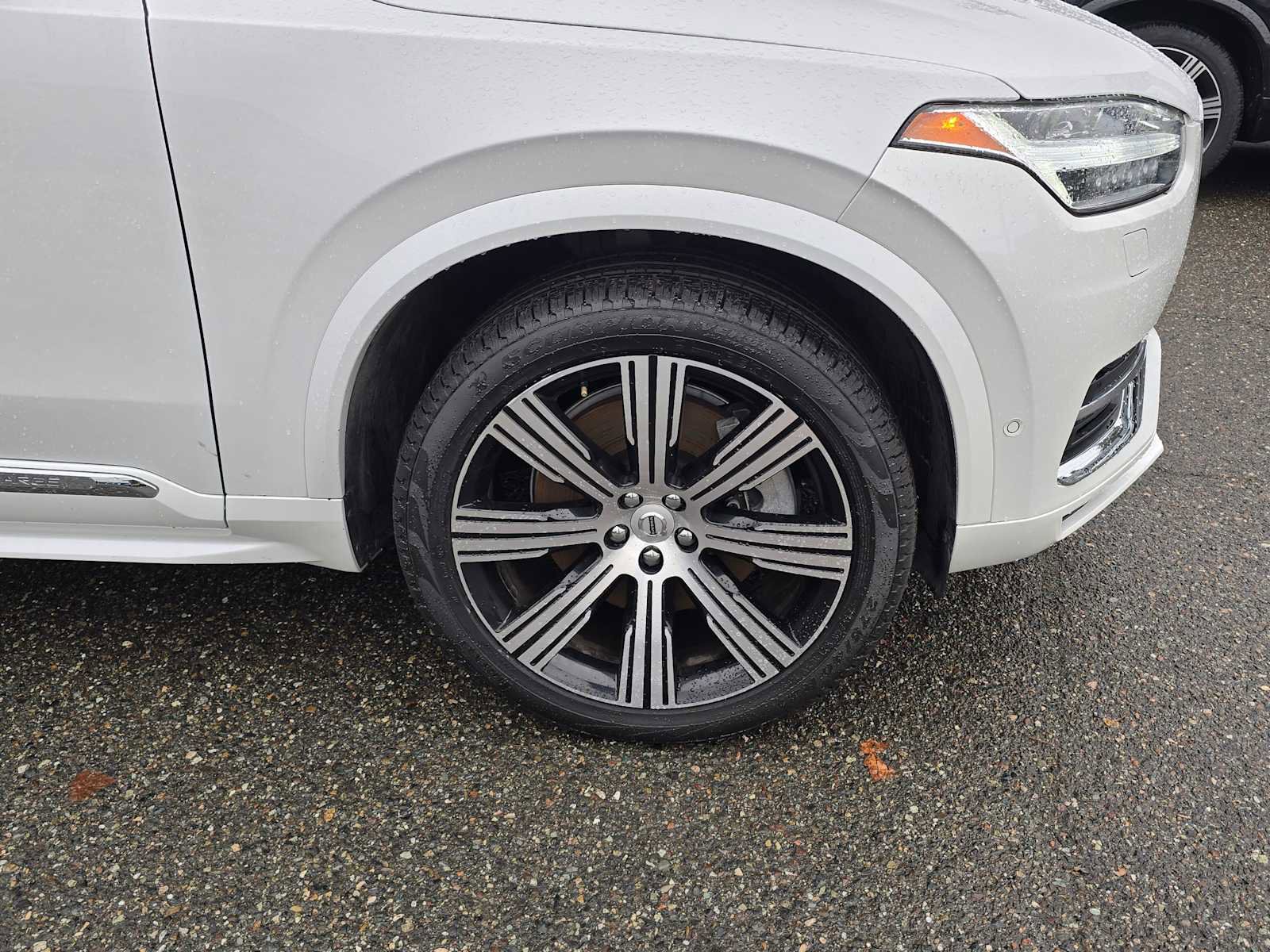 Certified 2024 Volvo XC90 T8 Plus w/ Protection Package Premier image 9