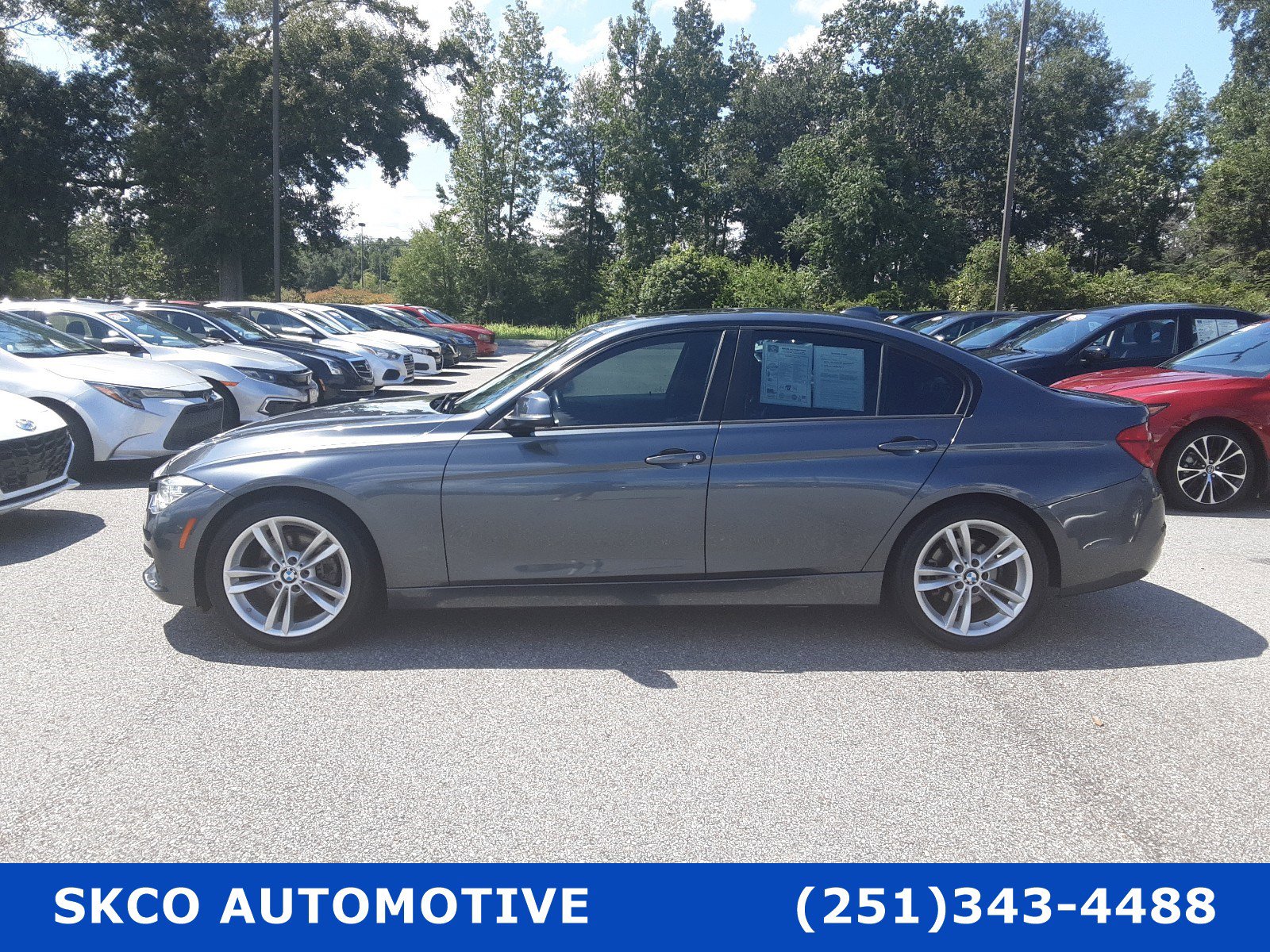 Used 2018 BMW 320i Sedan RWD image 2