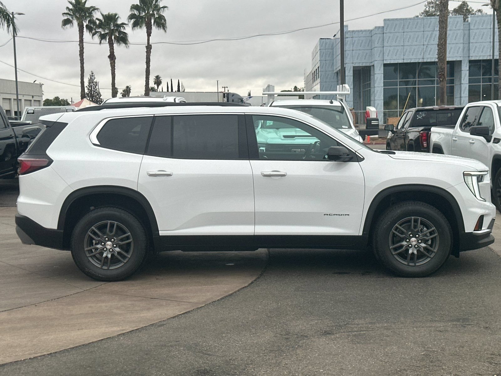 New 2026 GMC Acadia Elevation FWD image 3