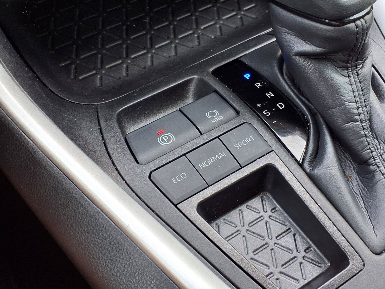Certified 2023 Toyota RAV4 XLE FWD image 18