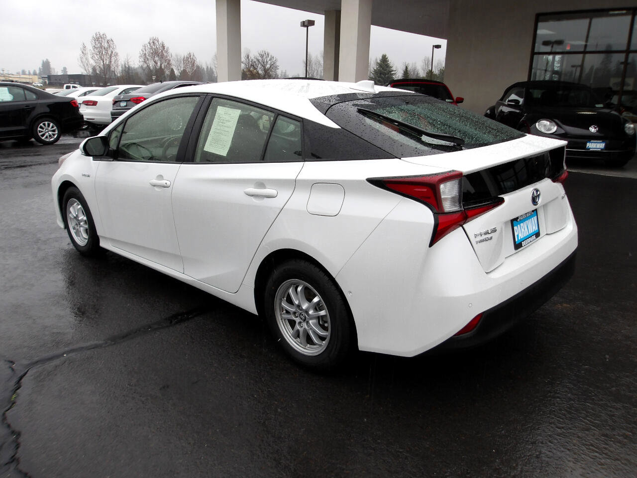 Used 2021 Toyota Prius LE w/ Carpet Mat Package (TMS) AWD/4WD image 3