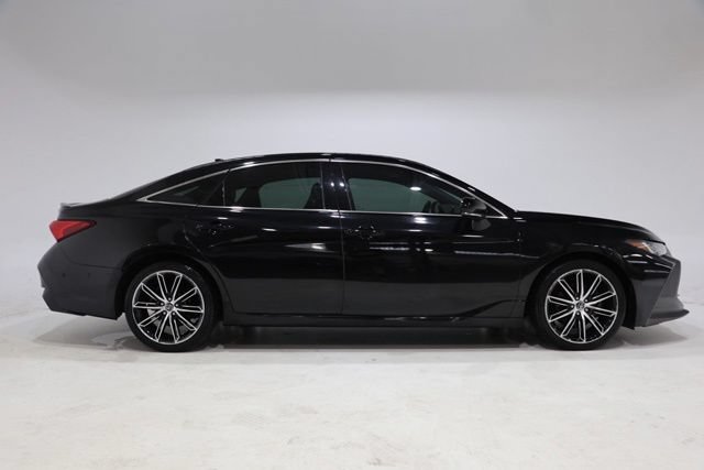Used 2019 Toyota Avalon Touring w/ Advanced Safety Package FWD image 9