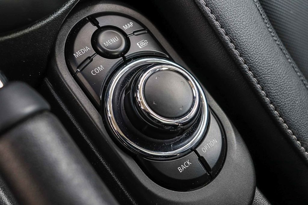 Used 2023 MINI Cooper 4-Door Hardtop FWD image 30