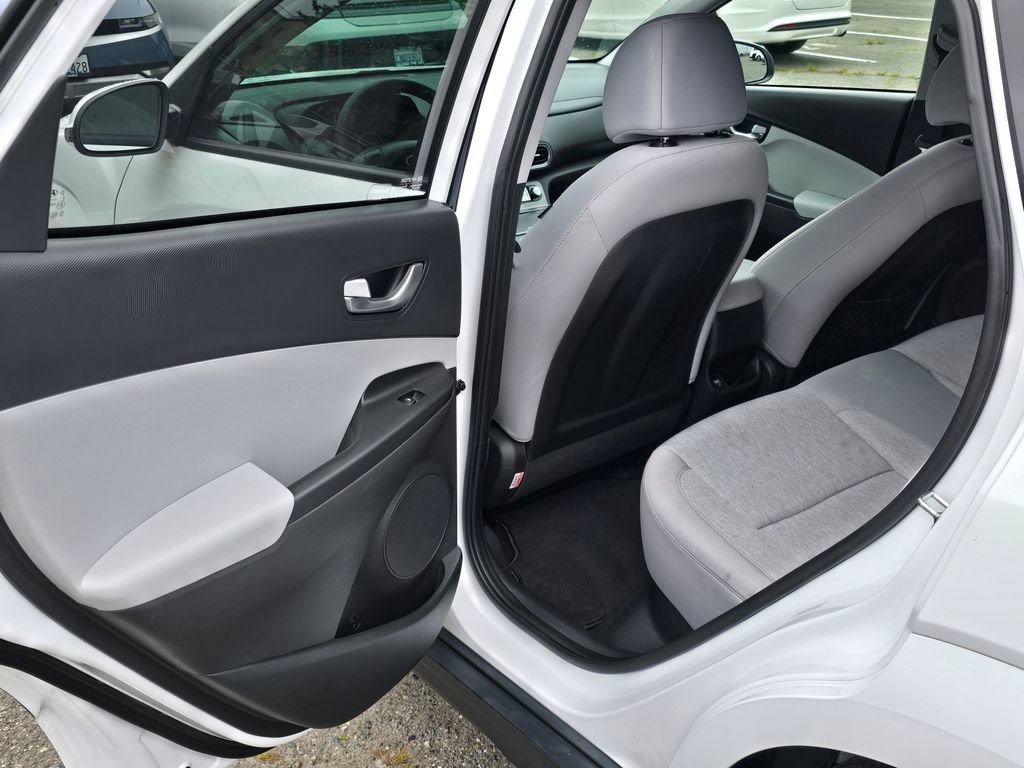 Used 2023 Hyundai Kona SE FWD image 13