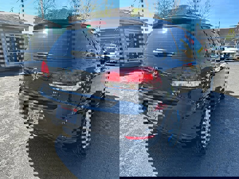 Used 2013 Volkswagen Golf 4-Door image 5