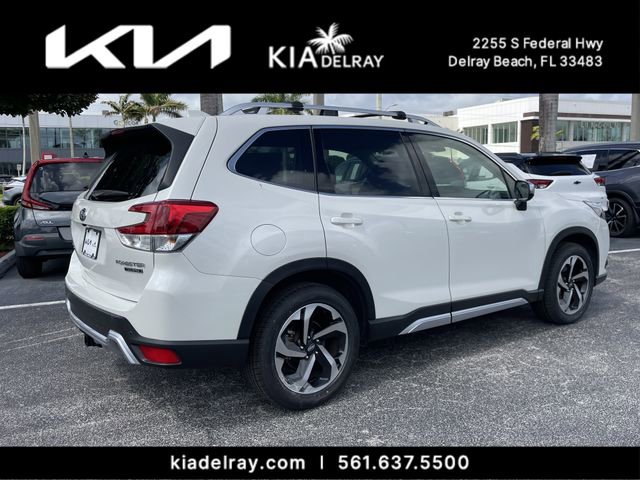 Used 2023 Subaru Forester Touring image 3