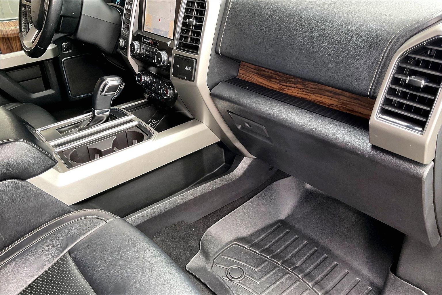 Used 2019 Ford F150 Lariat image 19