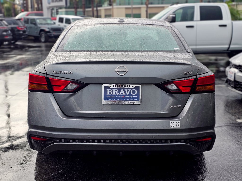 Used 2023 Nissan Altima 2.5 SV AWD/4WD image 8