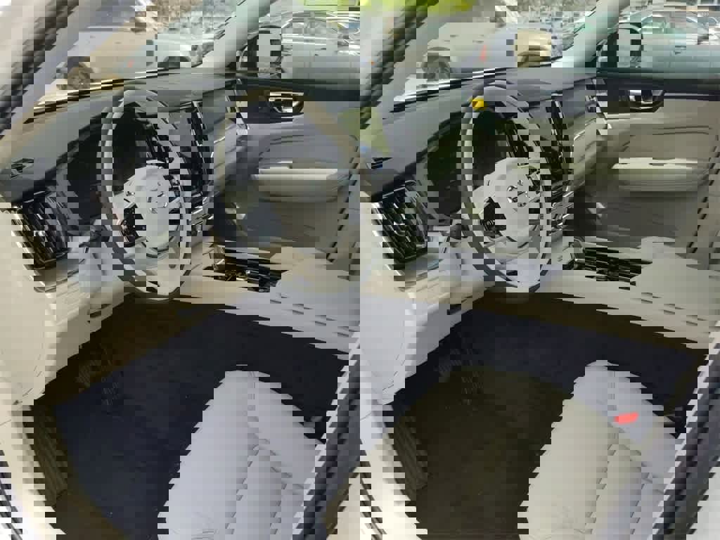 New 2025 Volvo XC60 T8 Core w/ Protection Package Premier image 2