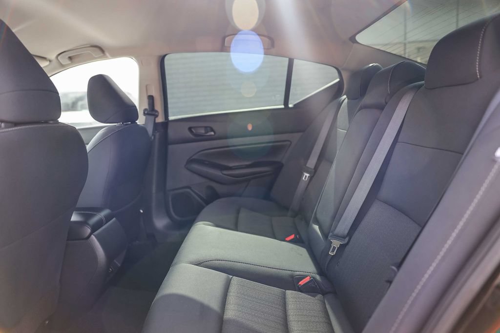 Used 2024 Nissan Altima 2.5 SV FWD image 16