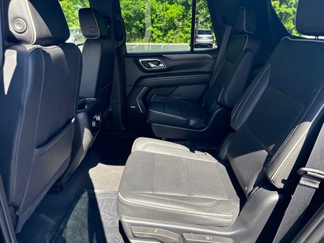 Used 2023 GMC Yukon SLT AWD/4WD image 16