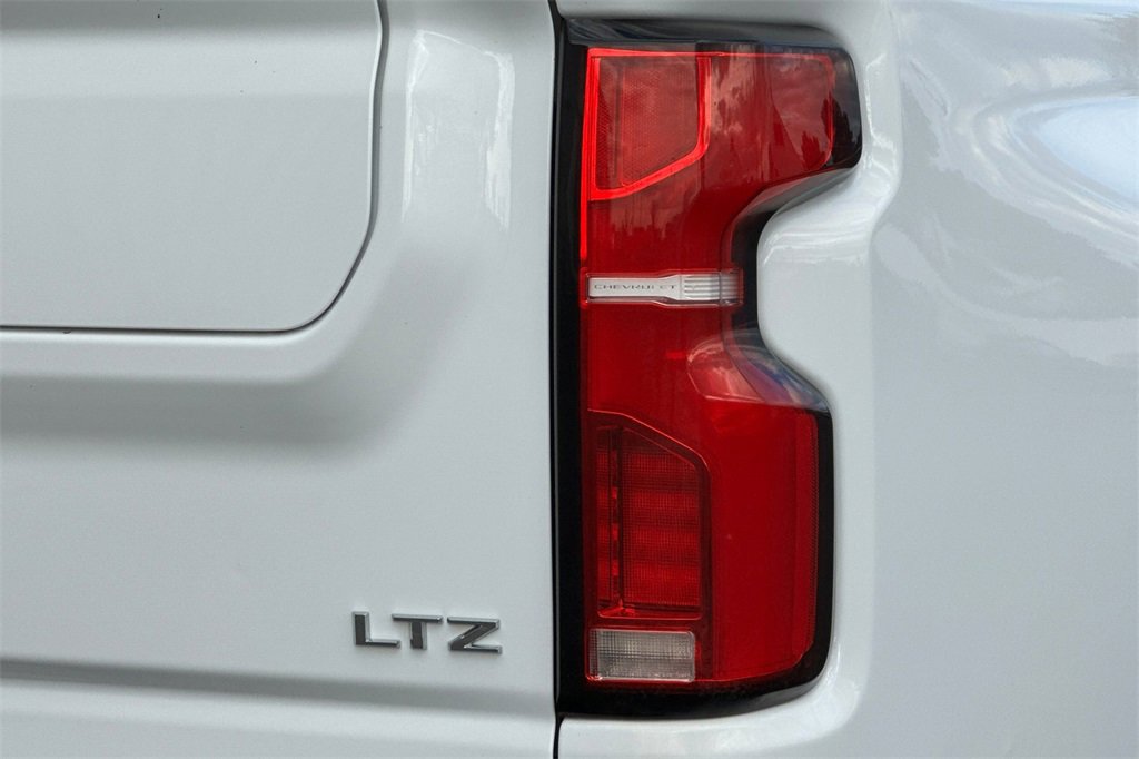 Used 2024 Chevrolet Silverado 3500 LTZ w/ LTZ Convenience Package image 28