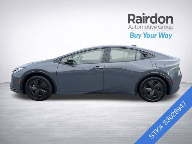 Used 2025 Toyota Prius LE image 4