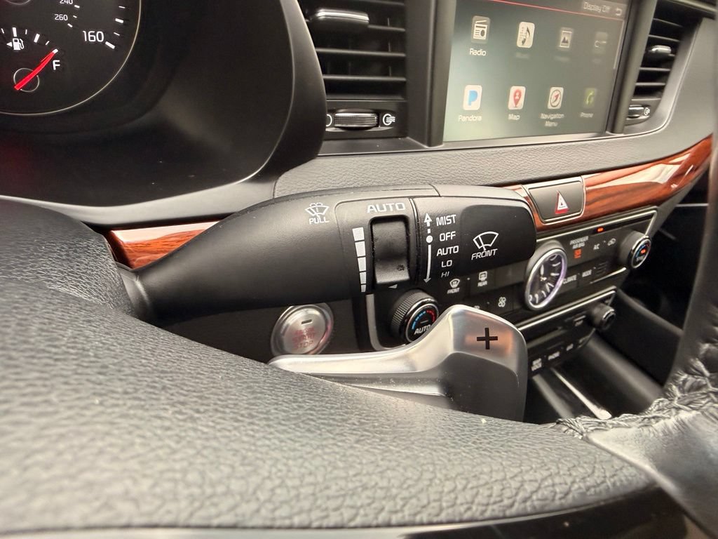 Used 2017 Kia Cadenza Technology FWD image 21