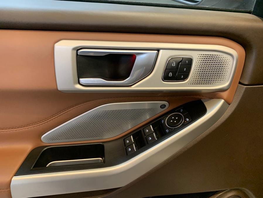 Used 2021 Ford Explorer King Ranch w/ Premium Technology Package image 29