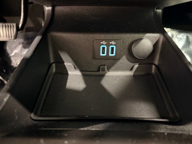 Used 2019 Ford Fusion SE FWD image 19