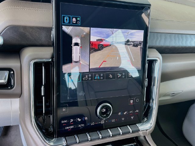New 2026 GMC Yukon XL Denali w/ Denali Reserve Package AWD/4WD image 9