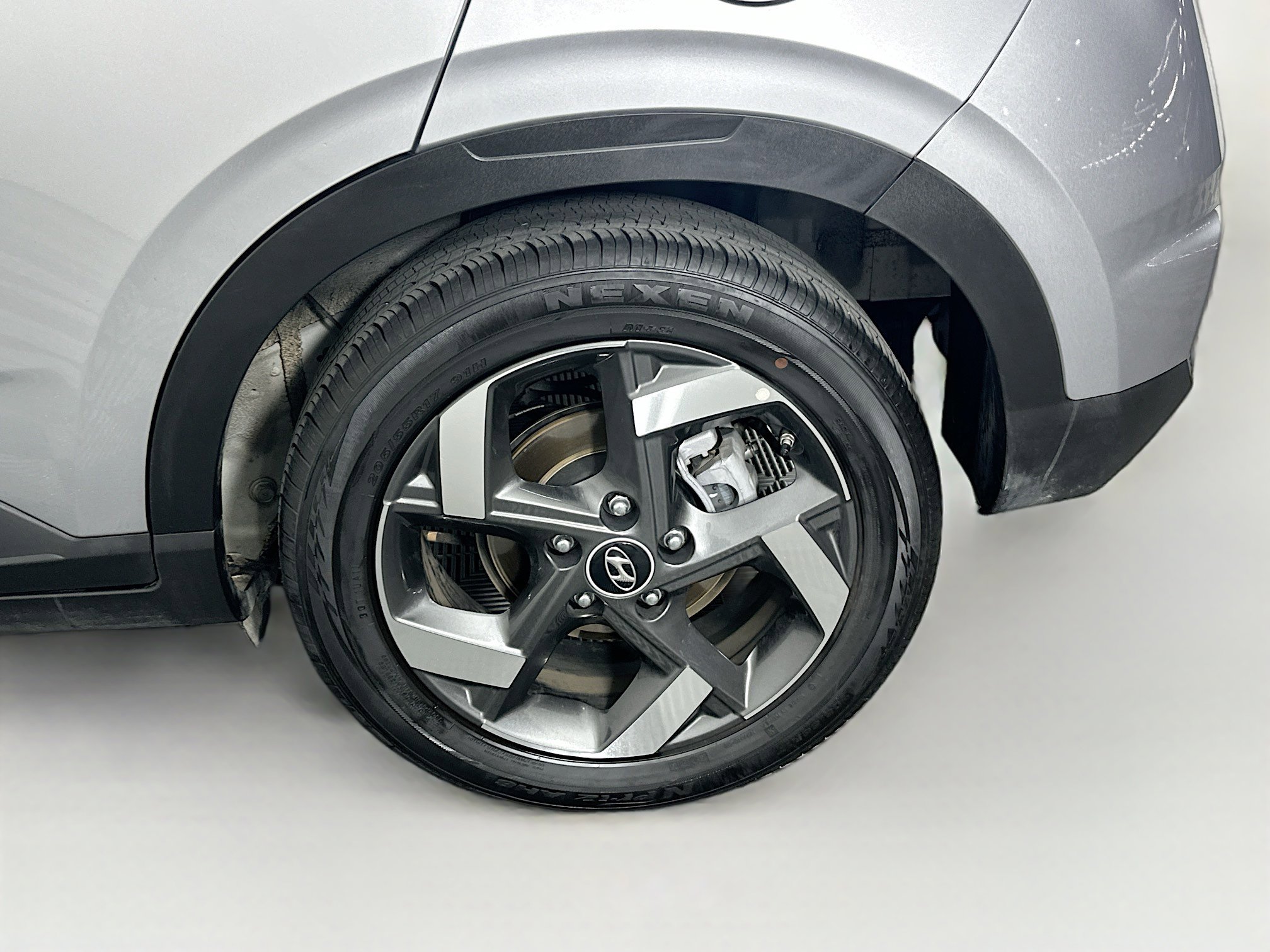 Used 2025 Hyundai Venue SEL image 11