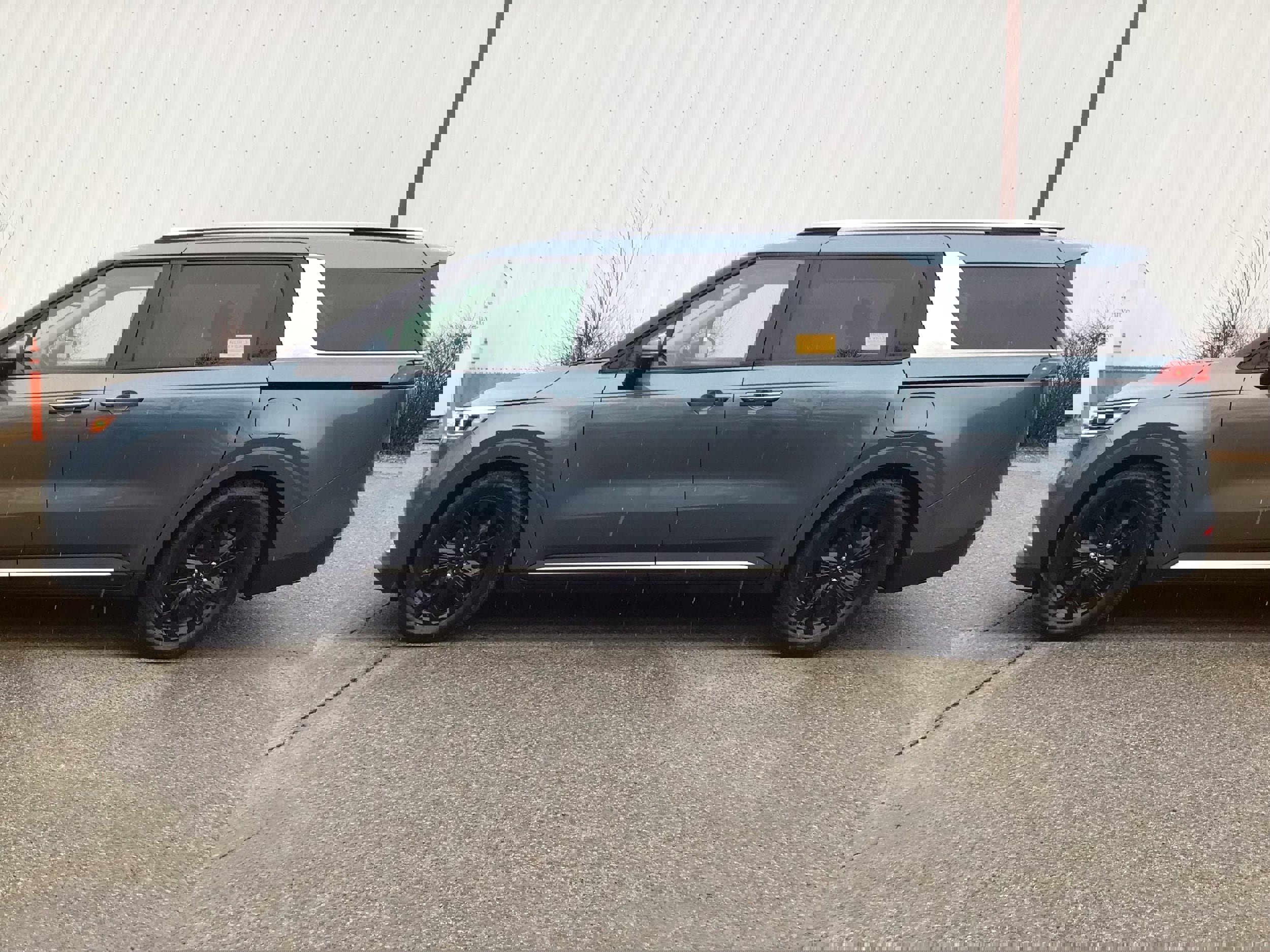 Used 2023 Kia Carnival SX Prestige image 5