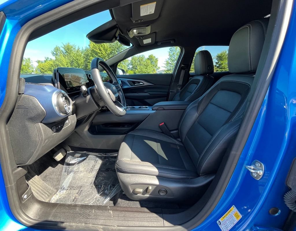 Certified 2024 Chevrolet Equinox EV LT FWD image 12