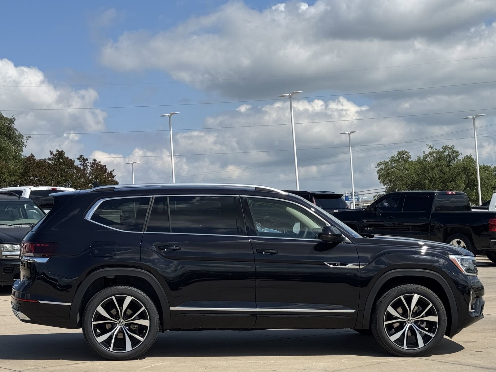 New 2026 Volkswagen Atlas SEL Premium R-Line AWD/4WD image 4