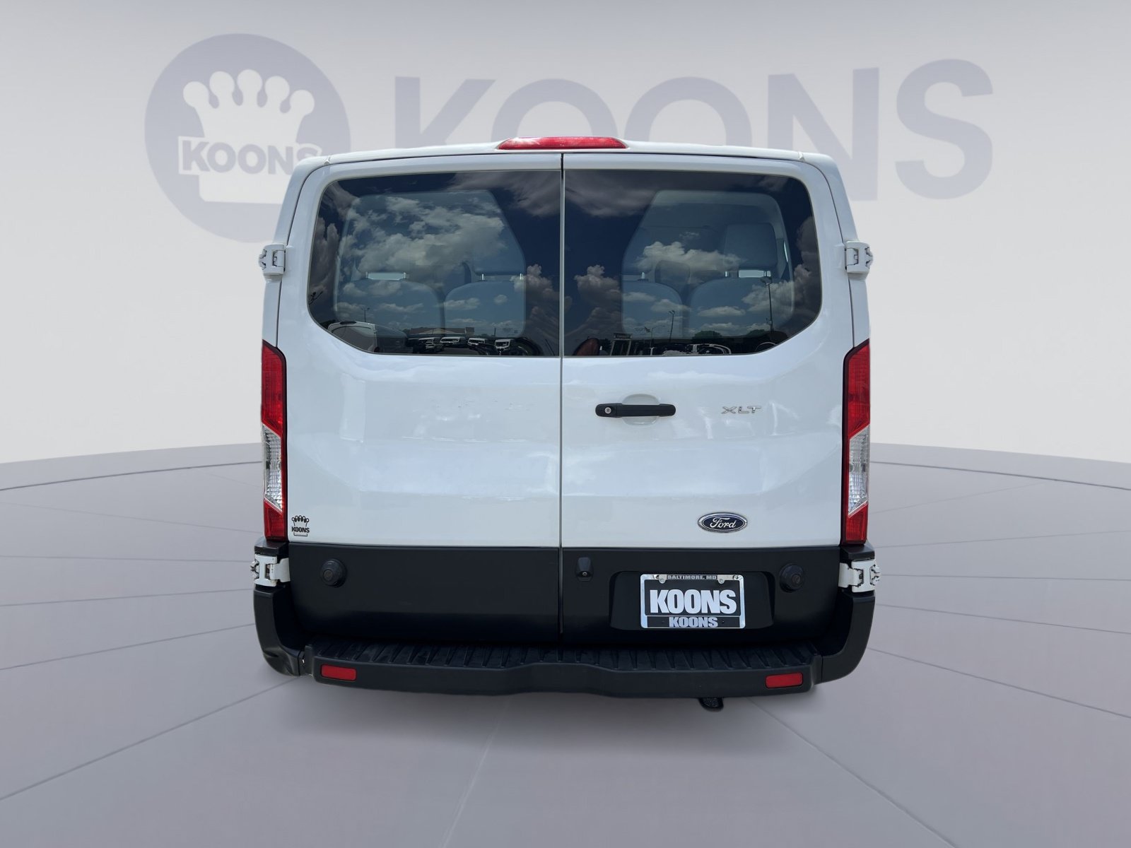 Used 2019 Ford Transit 350 XLT RWD image 5