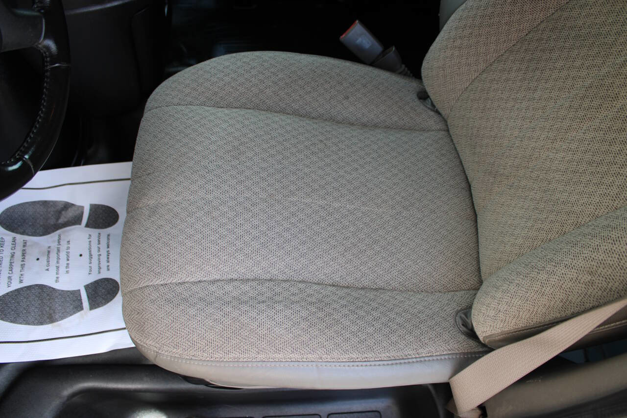 Used 2021 Chevrolet Express 3500 w/ Power Convenience Package RWD image 8