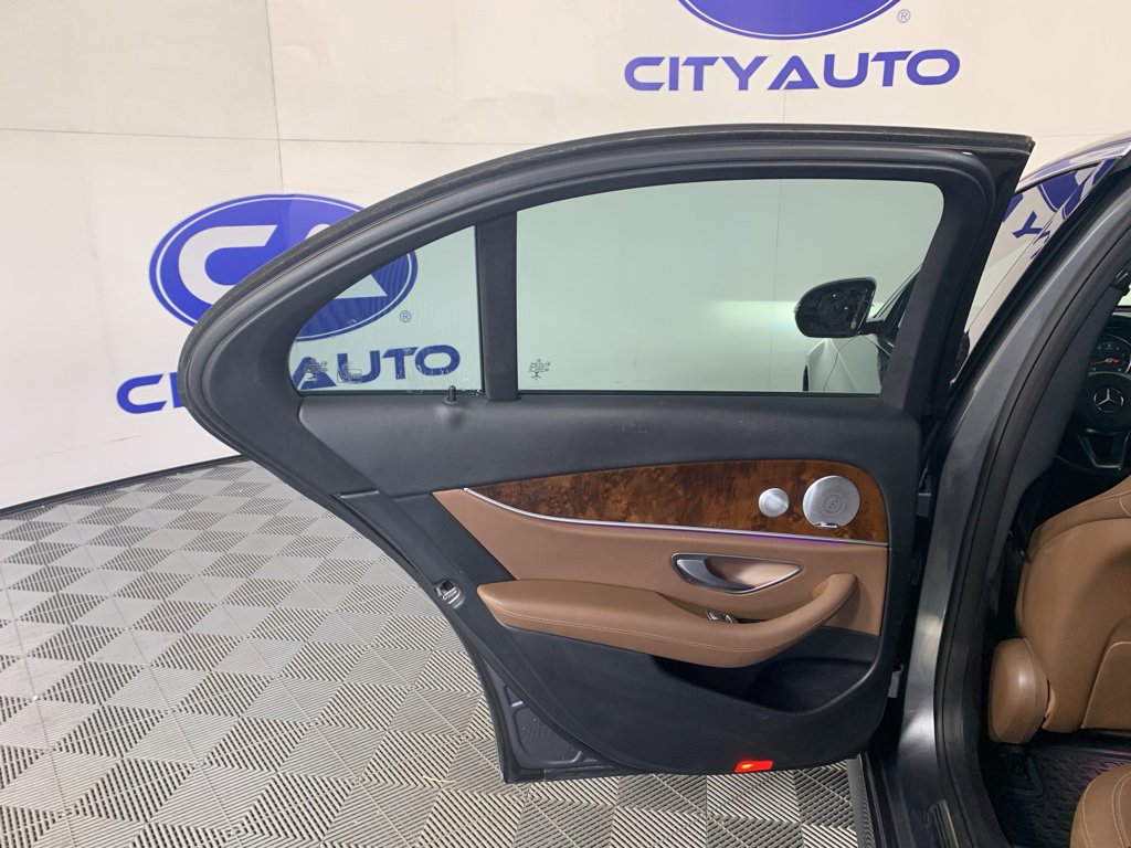 Used 2017 Mercedes-Benz E 300 4MATIC image 31