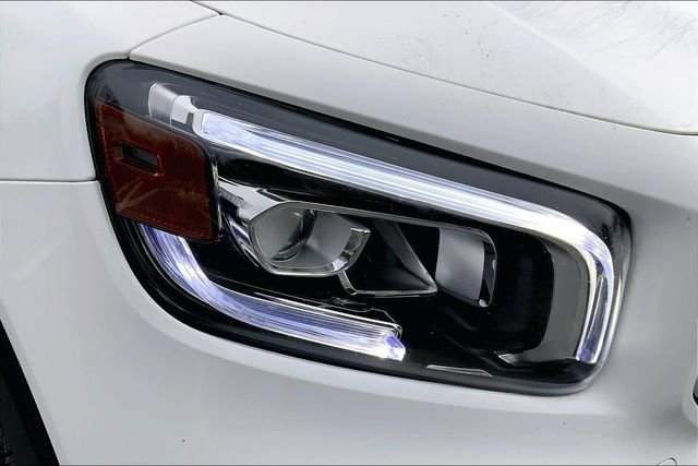 Used 2020 Mercedes-Benz GLB 250 4MATIC image 26