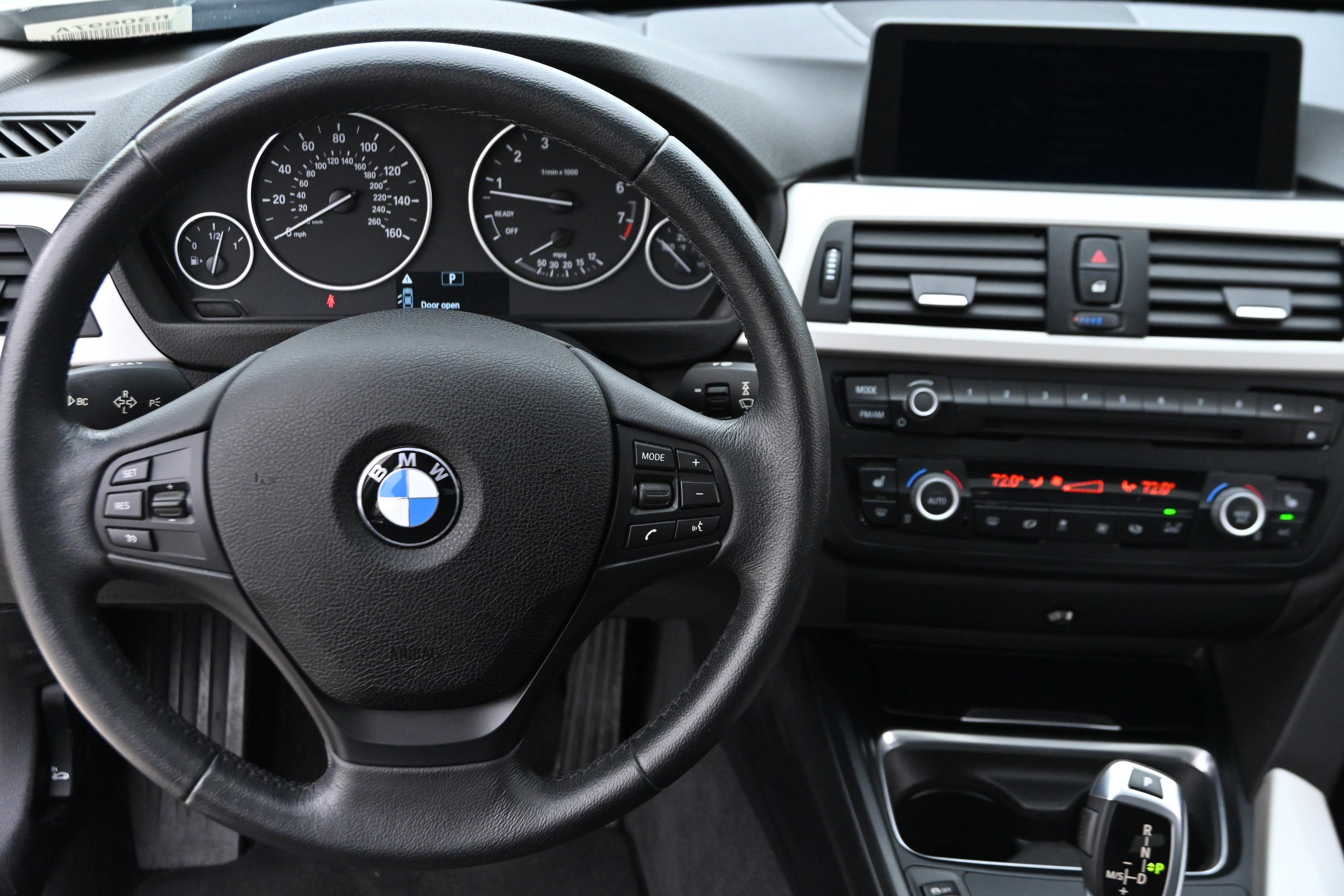 Used 2015 BMW 320i xDrive Sedan image 14