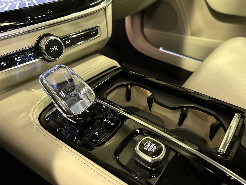 Certified 2024 Volvo S90 T8 Ultimate w/ Lounge Package image 16