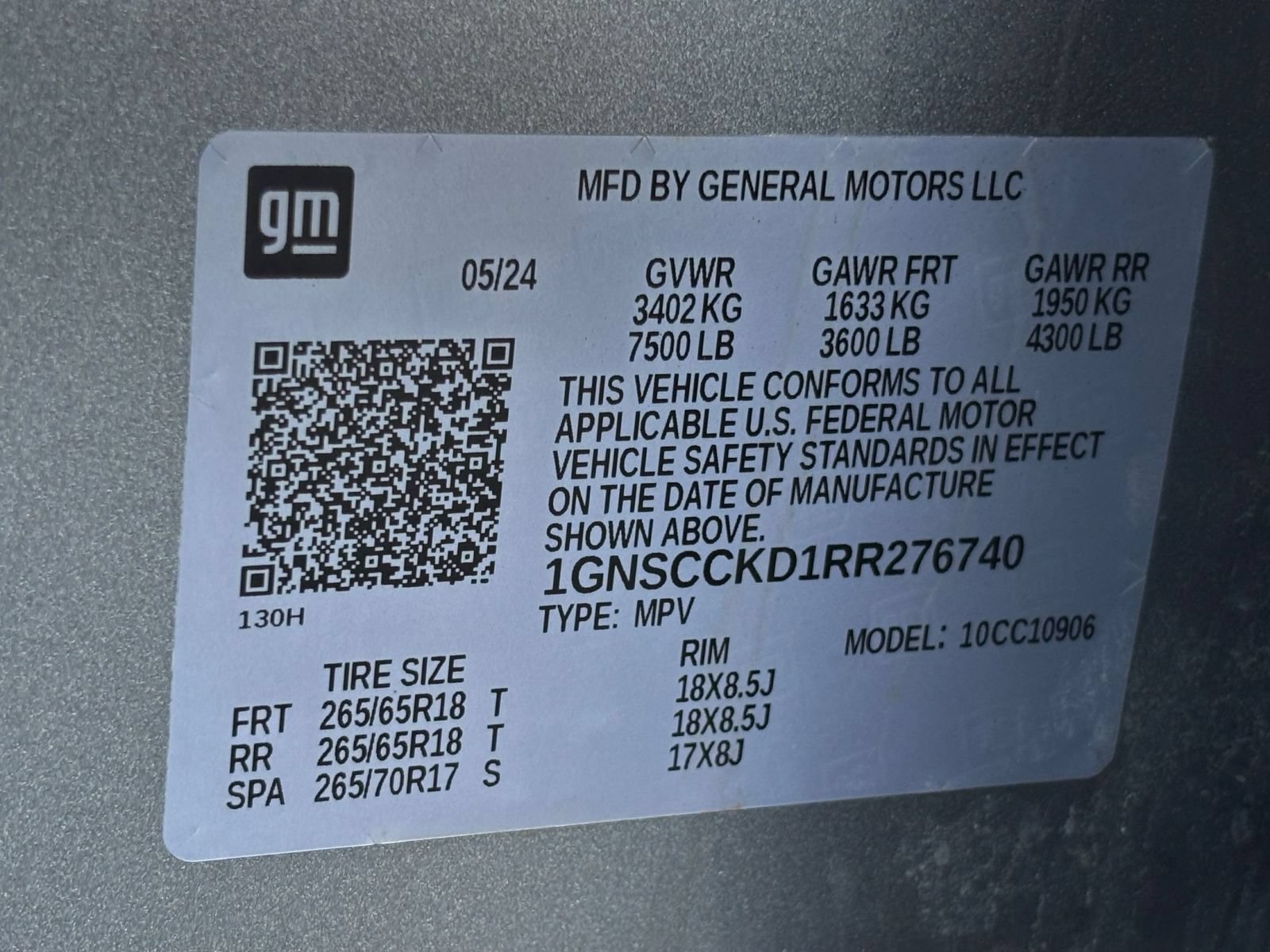 Used 2024 Chevrolet Suburban LT RWD image 21