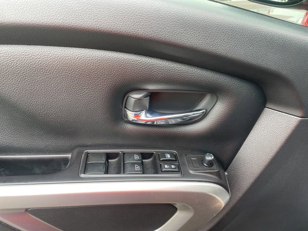 Used 2021 Nissan Titan SV w/ SV Convenience Package AWD/4WD image 17