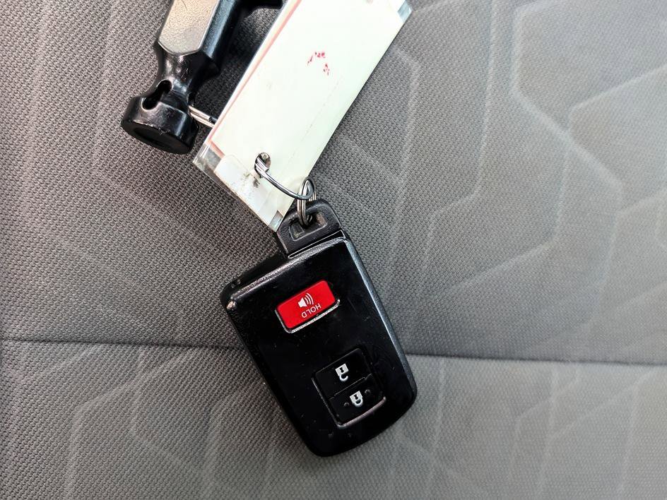 Used 2021 Toyota Tacoma TRD Off-Road image 30