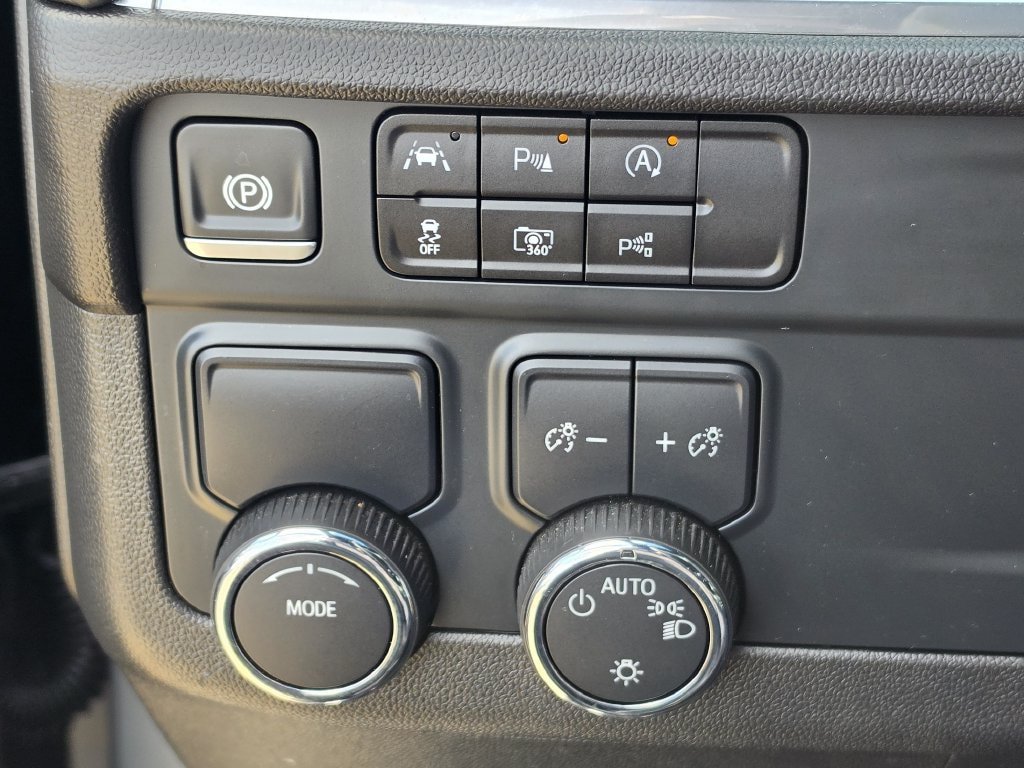 Used 2025 Chevrolet Tahoe LT RWD image 24