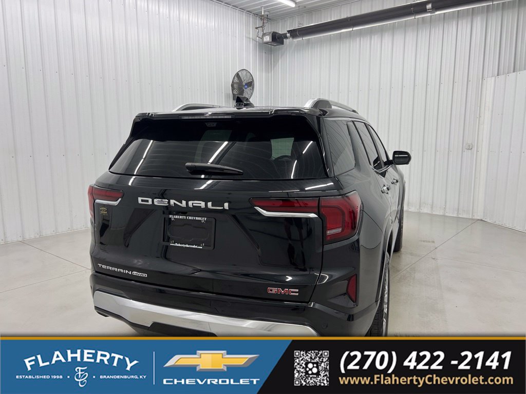 Used 2026 GMC Terrain Denali AWD/4WD image 3