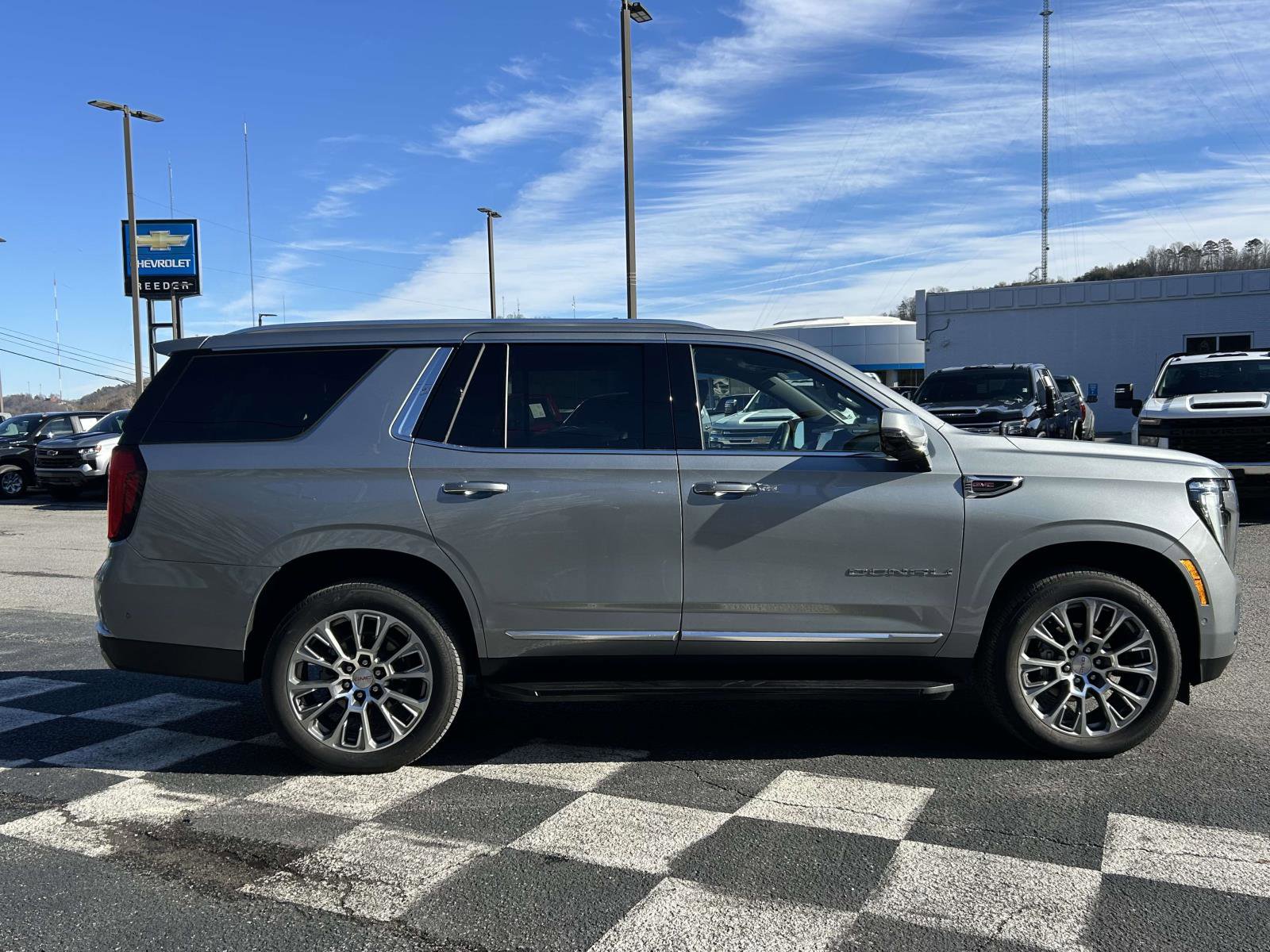 Used 2025 GMC Yukon Denali image 2