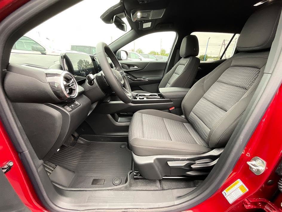 New 2027 Chevrolet Equinox LT w/ Midnight Edition FWD image 4