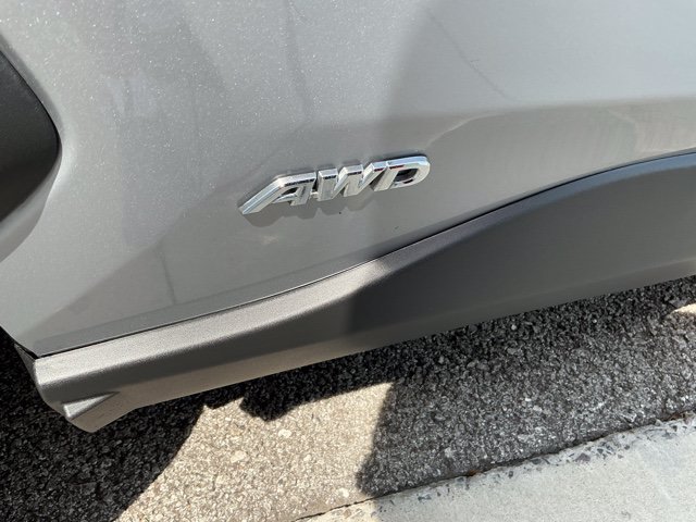 Used 2025 Toyota RAV4 XLE AWD/4WD image 8
