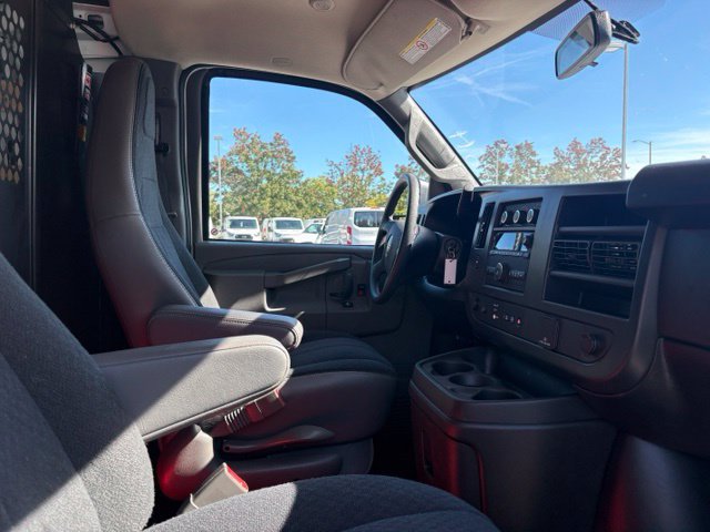 Used 2025 GMC Savana 2500 w/ Driver Convenience Package RWD image 21