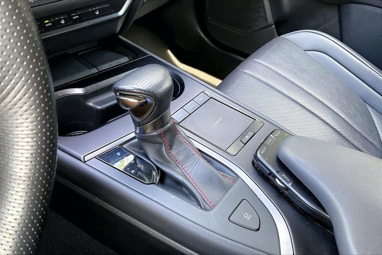 Used 2019 Lexus UX 200 F Sport w/ F Sport Premium Package FWD image 31