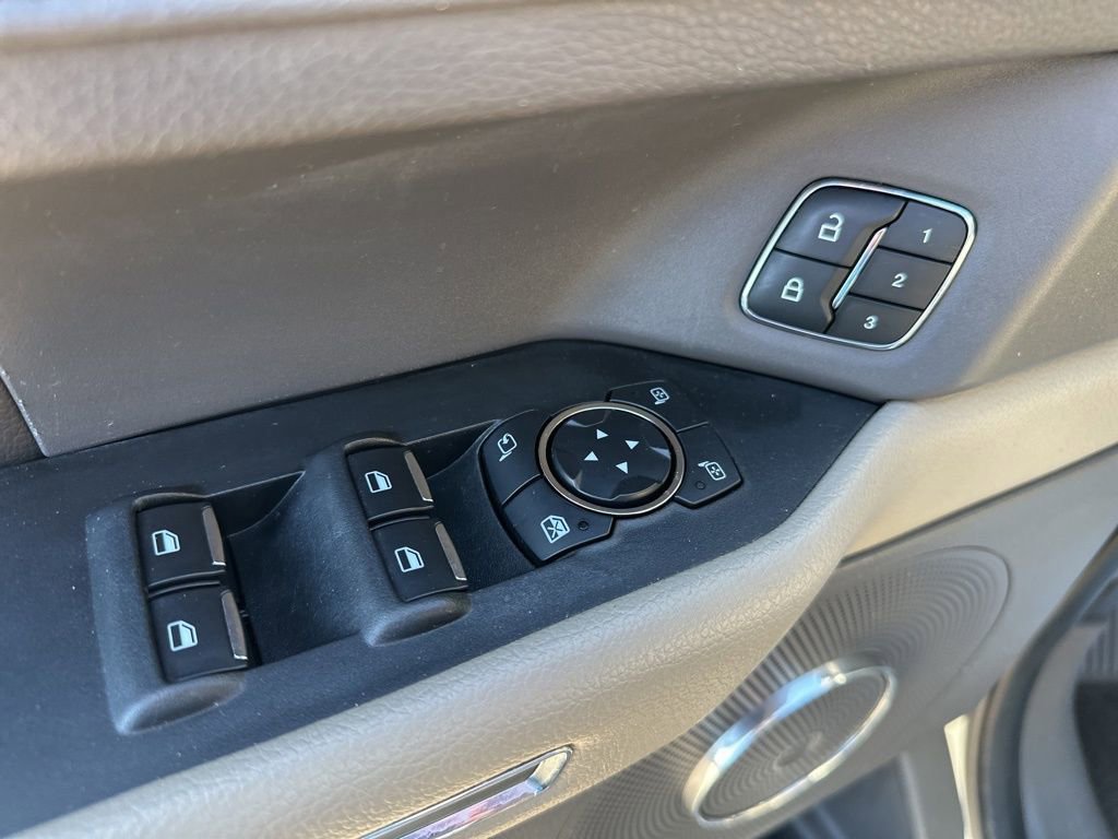 Used 2021 Ford Expedition Max XLT image 12