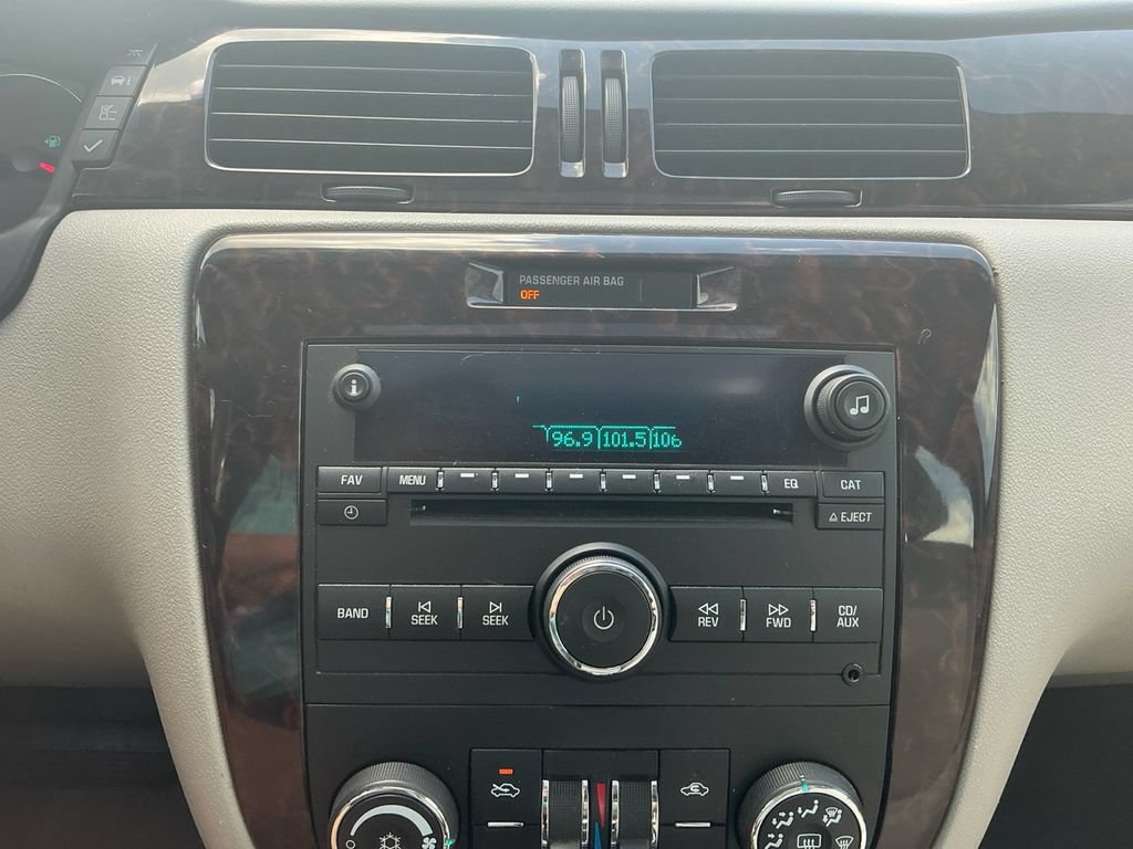 Used 2015 Chevrolet Impala LT w/ LT Sunroof Package FWD image 26