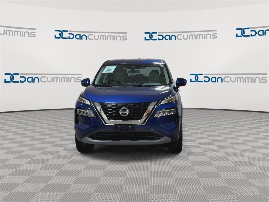 Used 2021 Nissan Rogue SV image 4