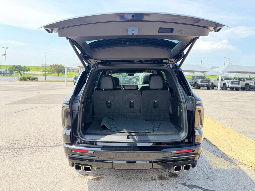 Used 2025 Chevrolet Traverse RS w/ LPO, Floor Liner Package FWD image 6
