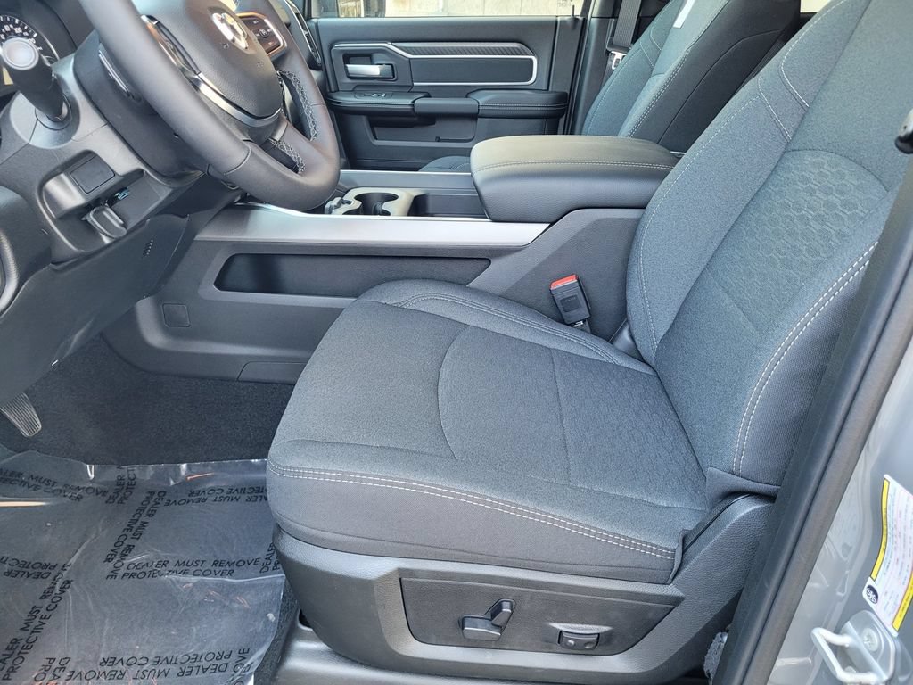 New 2026 RAM 2500 Big Horn AWD/4WD image 7