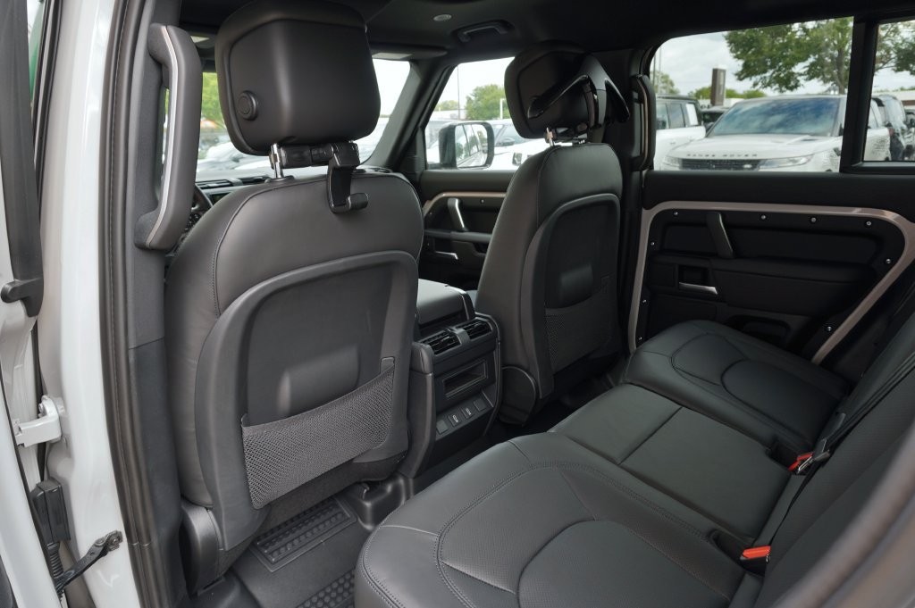 New 2026 Land Rover Defender 110 X-Dynamic SE AWD/4WD image 26