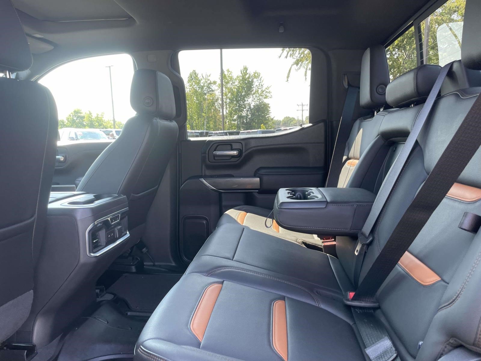 Used 2021 GMC Sierra 1500 AT4 w/ AT4 Value Package AWD/4WD image 9