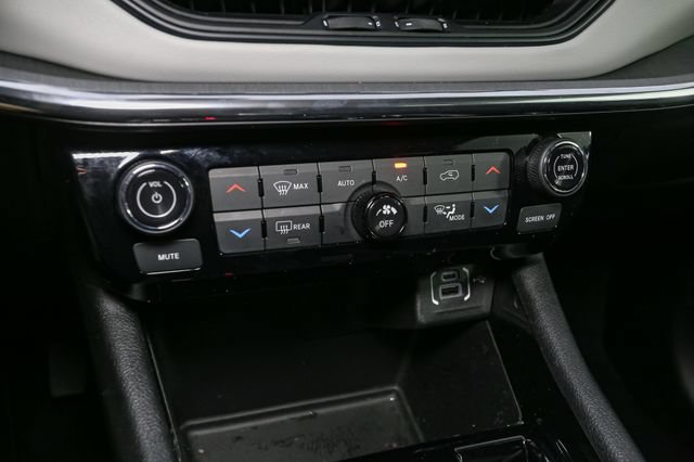 Used 2023 Jeep Compass Limited w/ Elite Group AWD/4WD image 27