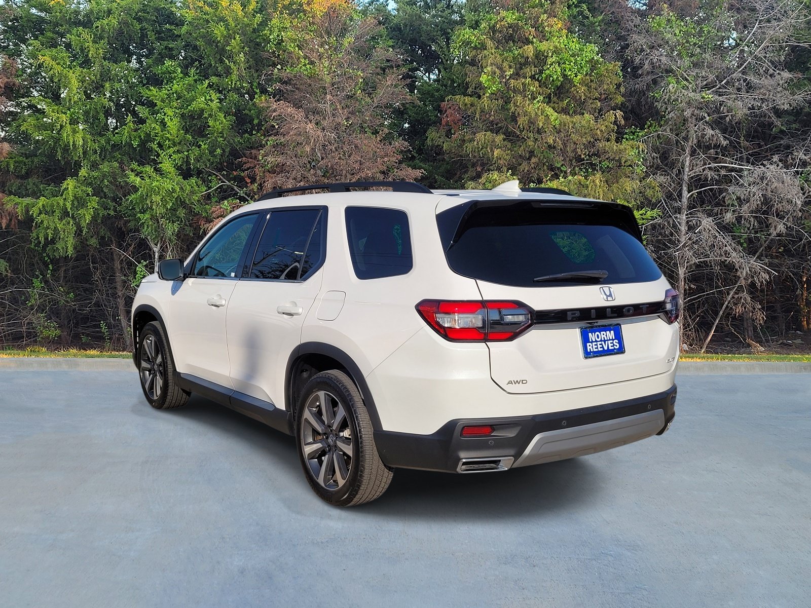 Used 2025 Honda Pilot Elite image 21